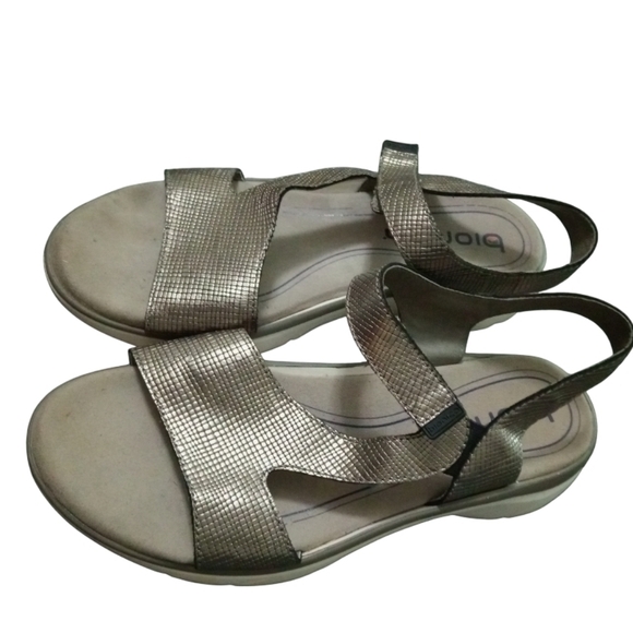 Bionica Metallic Sandals - Picture 1 of 8